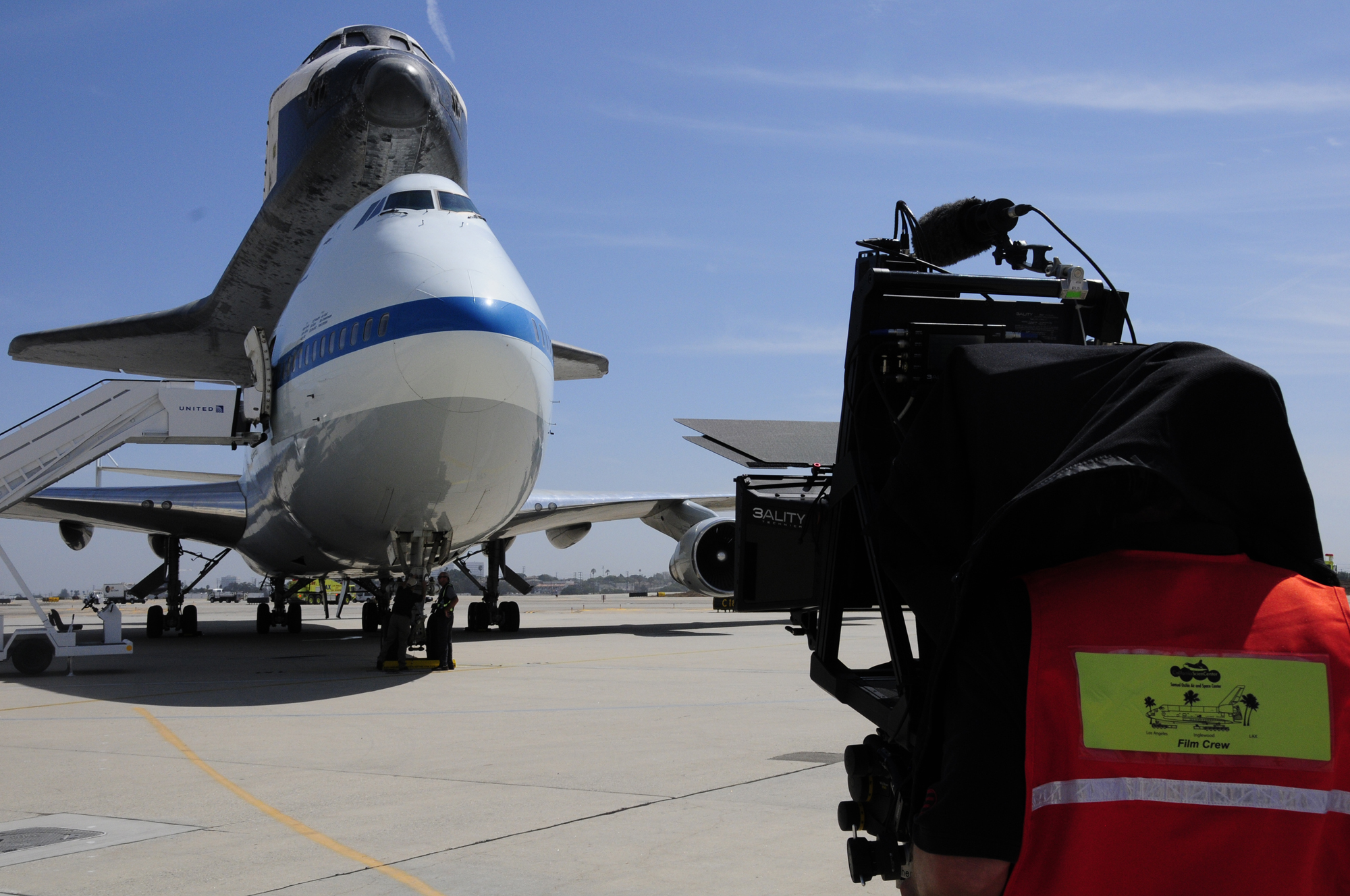 Space Shuttle Endeavour's Historic L.A. Move Documented for Film